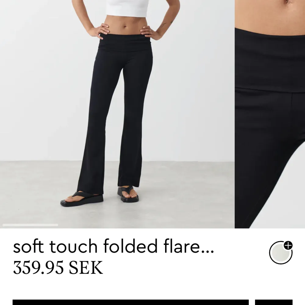 Säljer dessa yoga pants helt oanvända råkade köpa två styckna❤️❤️. Jeans & Byxor.