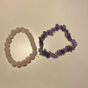 Kristall armband  - Säljer mina keistall armband i rosenkvats och ametist då det Inter kommer till användning.