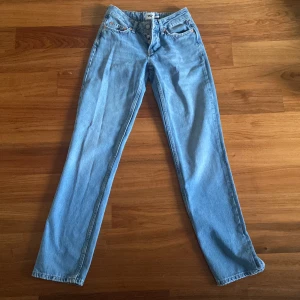 Lager 157 Jeans - Säljer mina raka lager 157 jeans eftersom att dom är för små. Är i storlek xxs men de sitter väldigt stort och töjer ut sig, passar som S