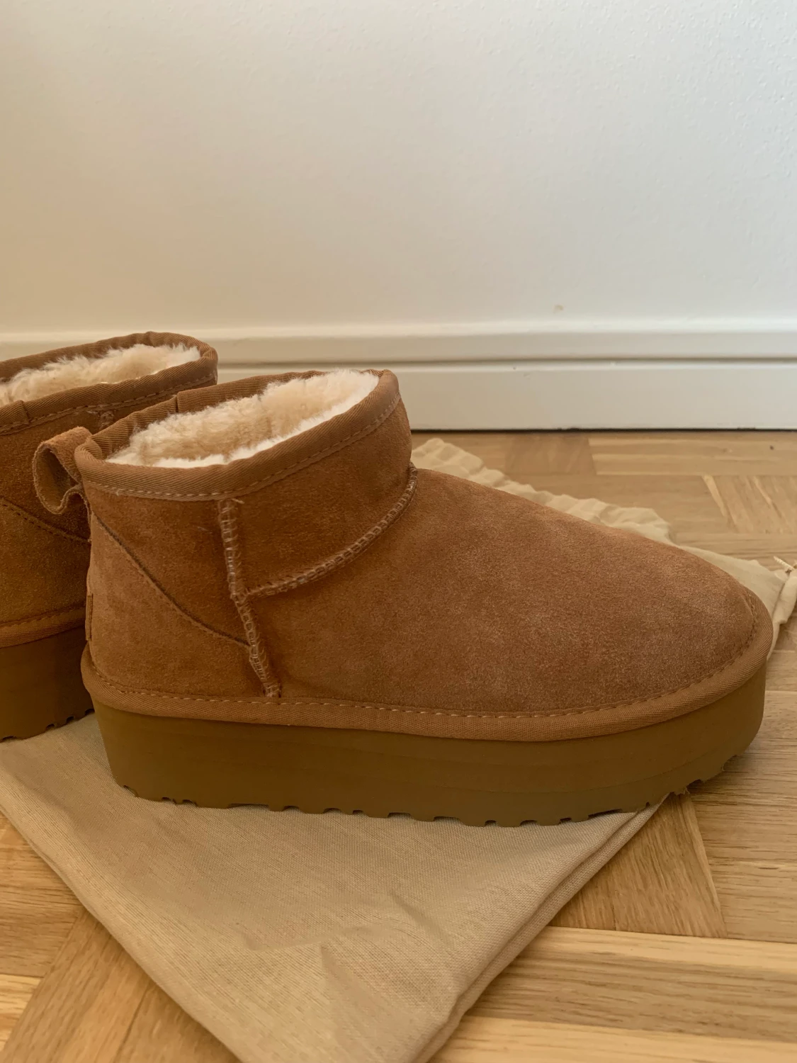 Uggs mycket fint skick  - 90