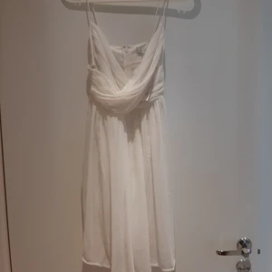 Kort sommarklänning - Oanvänd, tagg kvar.