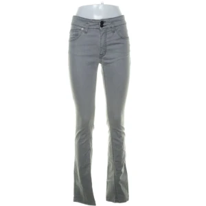 Filippa K jeans - Snygga jeans som jag klpt från sellpy men är från Filippa K💓  Tyvärr var dom alldeles för stora för mig. Storleken är 28 och jag tror dom skulle passa bästa på någon som vanligtvis har S/M! 