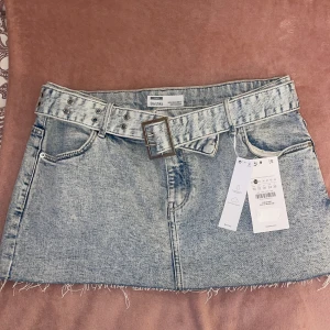 Jeans kjol - Bershka jeanskjol helt ny och oanvänd. 