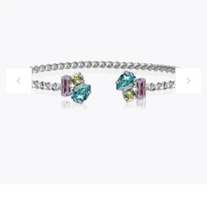 Caroline svedblom armband - Jättefint armband från Caroline svedblom. Endast testad och originalpriset är 795