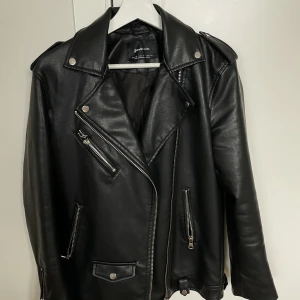 Skinnjacka  - Oversize