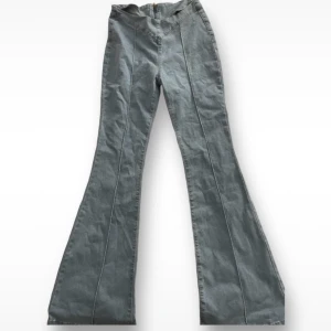 Y2k jeans - Coola jeans med dragkedja där bak