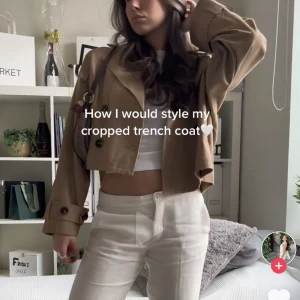 cropped trenchcoat  - Säljer denna hela oanvända cropped trenchcoat från ginatricot med lappen kvar!!❤️ 