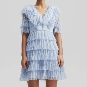 klänning  - helt ny by malina klänning, prislappen kvar💙köparen står för frakten 