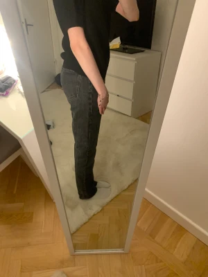 Jeans - Fina svarta jeans från ginatricot💘säljer pga att de är för små💕