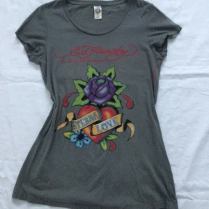 Ed hardy - Ed hardy tshirt i storlek L