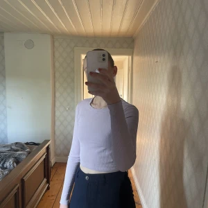 Långärmad tröja - Långärmad, ribbad topp från Monki.