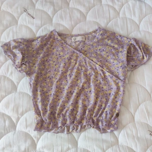 Tshirt  - Från Zara barnavdelning. 