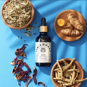 Fable & Mane Hair oil - Säljer en pre-wash hår olja från Fable & Mane som hjälper till med att stärka håret. Jag köpte den på Sephora för 400 kr men insåg att jag var allergisk mot en ingrediens och säljer därför. Flaskan har massa produkt kvar och är väldigt dryg. 🩷🩷