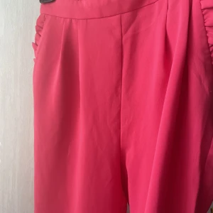 Byxor - Rosa byxor helt nya i stl 38