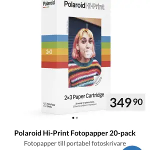 Fotopapper till en Polaroid. Endast öppnad (ena plastförpackningen är öppnad men ej använd) då jag insett att jag köpte fel papper :/