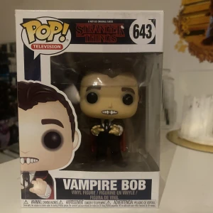 Funko pop Vampire Bob - Bra skick på förpackningen och figur
