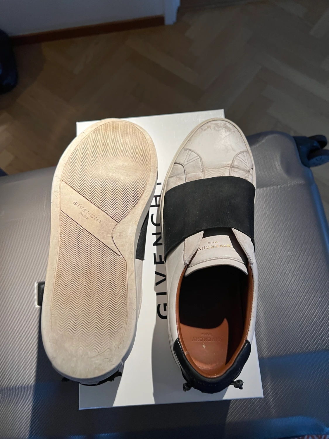 Givenchy sneakers - 90