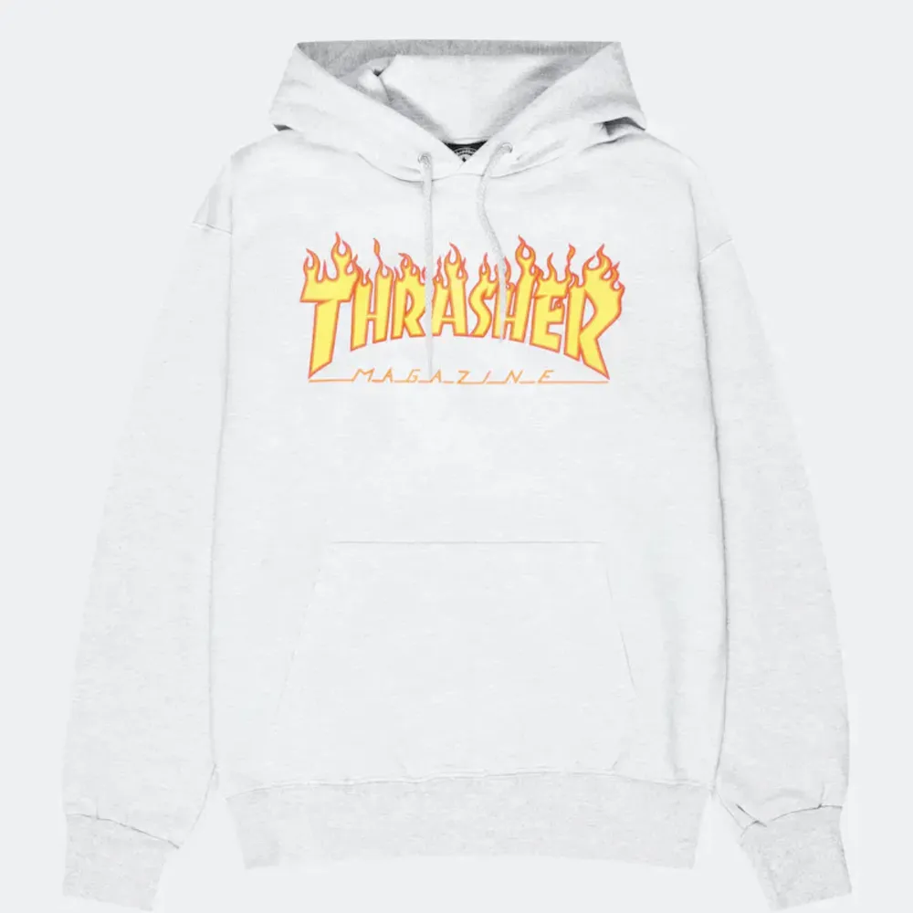 Säljer min Thrasher hoodie för inte min stil längre och den kom inte till så mycket användning. Den ser ut som ny fortfarande. Passar både tjejer och killar. Ordinarie pris 1249kr men säljer den för 300 + frakt . Hoodies.