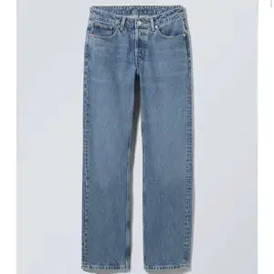Jeans från Weekday, säljer pågrund av att dem är för små😕 Använda men inget som märks🫶🏼