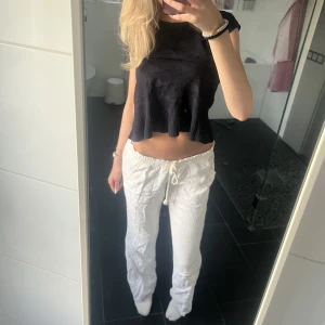 Roxy Linnebyxor - Säljer mina skitsnygga och populära roxy linnebyxor i storlek S eftersom jag har två par! De är helt slutsålda. Passar perfekt på mig som är 170 och vanligtvis har storlek xs/s!💓💓