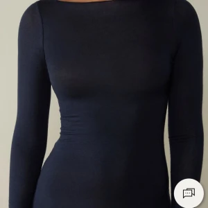 Intimissimi tröja  - Den blåa Intimissimi tröjan i stl s använd ca 3 ggr kom med prisförslag 