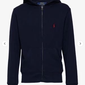 Ralph lauren zip up - Skitsnygg Ralph lauren zip up hoodie som tyvärr va lite liten för mig, köpt på plick❤️