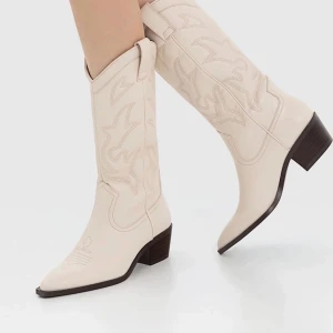 Cowboy boots storlek 36 - Som nya, använda en gång!🌟