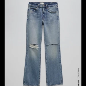 Jeans - Zara jeans som inte kommer till användning längre💞 skriv för mer bilder. 