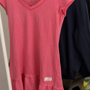 Oddmolly klänning - Såå gullig klänning från OddMolly! Bra skick och super härlig till sommaren!  Storlek 0 (XS) men passar även en S! 