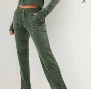 Juicy byxor och topp - Säljer gröna juicy byxor storlek S, så fina! 