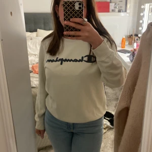 Tröja  - En tröja, använd ngr gånger men inte på ett tag nu!