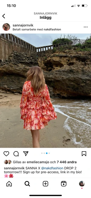 Sanna Jörnvik NA-KD - Säljer denna helt slutsålda klänning i storlek 32!  Om många intresserade så startas budgivning!  Söker samma klänning i storlek 36 att köpa själv🥰