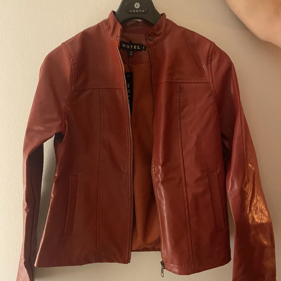 Röd läder jacka  - 91