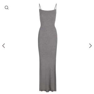 Skims klänning - Världens skönaste klänning!!! Superfin grå färg i storlek S. 🤍helt oanvänd 