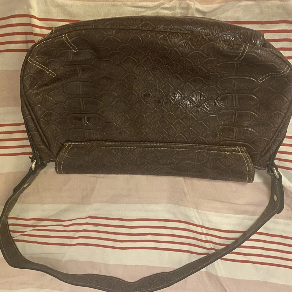 Brun skinnväska - 90