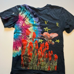 Travis Scott tröja!  - Travis Scott tröja från astroworld hans europe tour 2019 köpt på Lollapalooza i Stockholm ❤️kan posta och möta upp i Stockholm! 