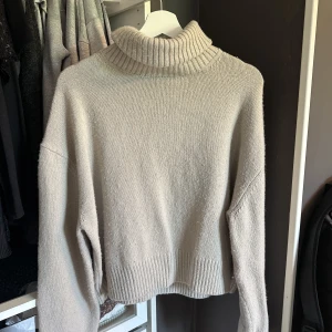 Stickad tröja från hm - Strl s