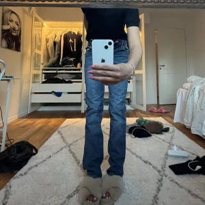zara jeans - midwaist!!! skit snygga men för små för mig