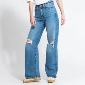 Vida blå Jeans från Lager 157 i storlek L, säljes då högmidjat inte passar mig.💙
