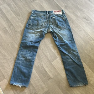 True religon jeans  - Skitfeta true religon jeans i strl 34😄🤙🏻 Joey super T🤩 sjukt bra passform