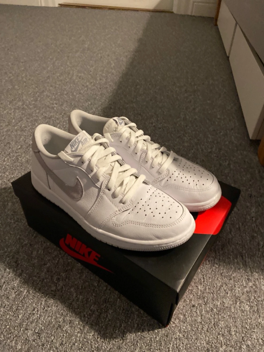 Jordan 1 low storlek 42.5 - 90