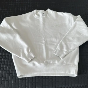 Nike Solo Swoosh Crewneck - Nike Solo Swoosh Crewneck Vit Endast använd en gång Storlek Medium 