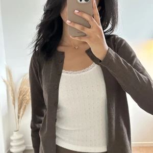 En brun baskofta från inwear✨ - En brun baskofta från Saint Tropez🤎! Använd 1 gång! Ord pris 349kr