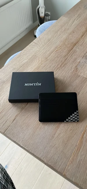 Monten plånbok - Monten plånbok 200 kr Fraktas eller möta upp i Linköping funkar med