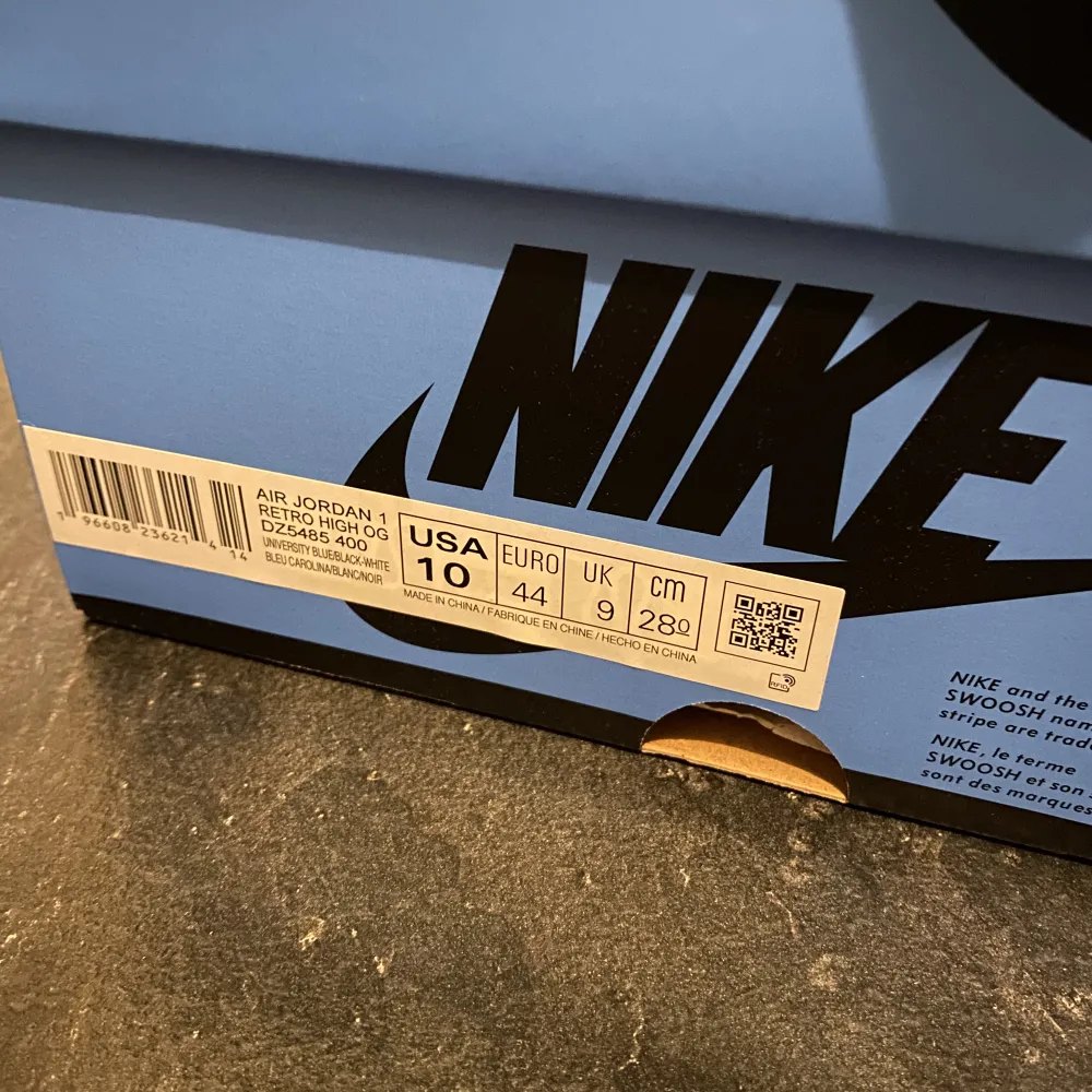 Jordan 1 high OG ”Unc toe” Strl: 43 & 44 Cond: 10/10 (brand new). Skor.