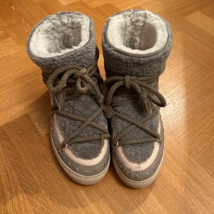 Inuikkis - Vet inte hur det stavas men ni fattar, köpta för cirka 3300 säljer för 800 eftersom de förekommer defekter