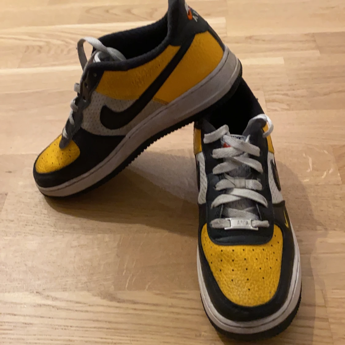 Gula Air forces 1 - 90