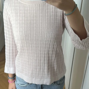 Trekvartsärmad topp!  - Jätte fin tröja, använd en gång! 
