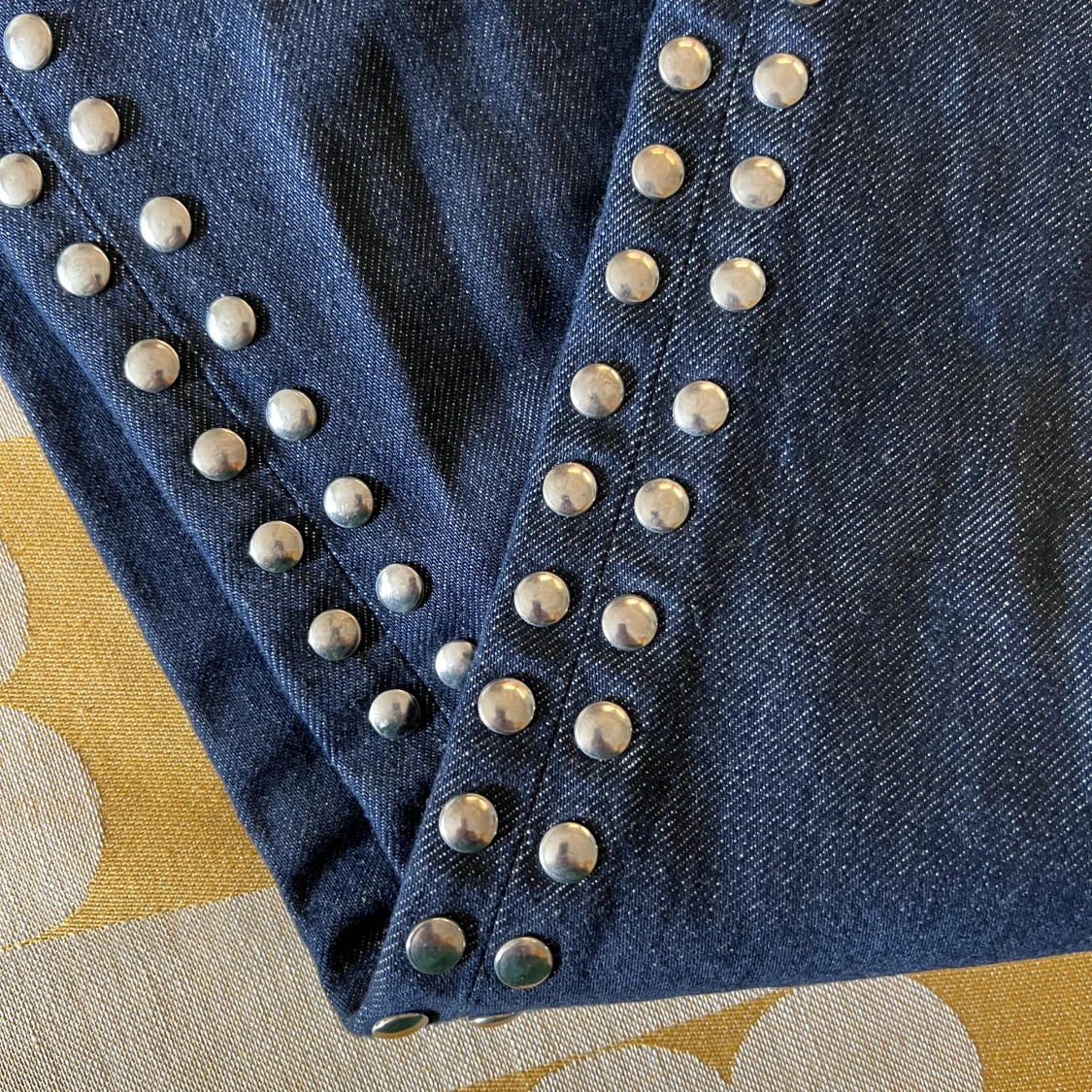 Vida jeans med nitar från Nyden! - 91