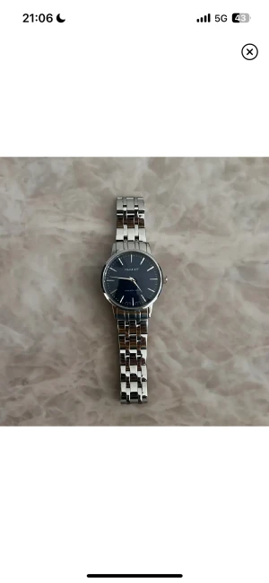 Gant klocka.  - Bra skick. Superfin. Knappt använd då jag inte gillar silver. Original pris ca 2200. Sänkt priset😍